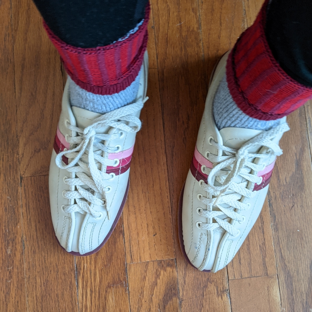 Vtg Bowling Shoes Womens 7 leather pink stripe 70s